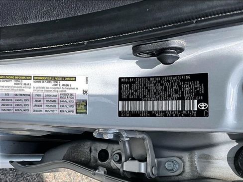 Used 2024 Toyota Corolla LE FWD image 32