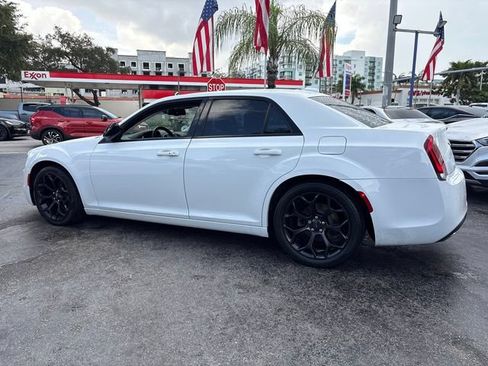 Used 2019 Chrysler 300 Touring w/ Sport Appearance Package RWD image 11
