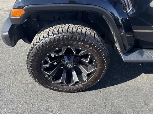 Used 2018 Jeep Wrangler Unlimited Sahara AWD/4WD image 12
