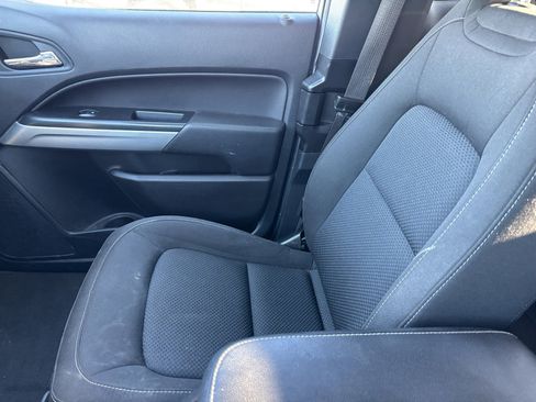 Used 2022 Chevrolet Colorado LT w/ LT Convenience Package image 7