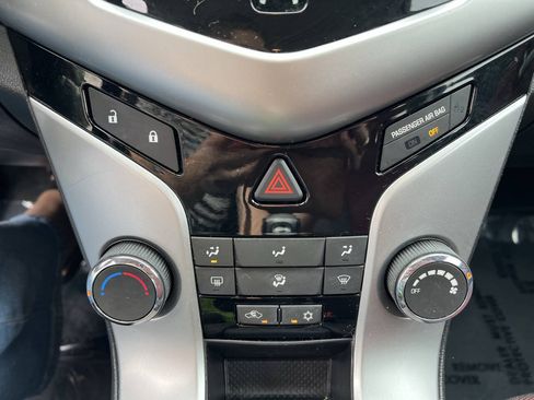 Used 2014 Chevrolet Cruze LT FWD image 19