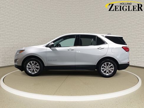 Used 2020 Chevrolet Equinox LT w/ Driver Convenience Package image 8