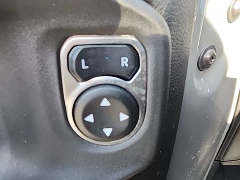 Used 2022 Jeep Gladiator Willys image 20