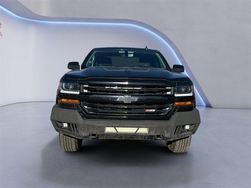 Used 2017 Chevrolet Silverado 1500 LT w/ Midnight Edition image 8
