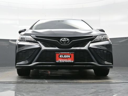 Used 2022 Toyota Camry SE FWD image 23