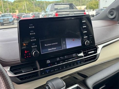 Used 2023 Toyota Sienna Platinum image 22