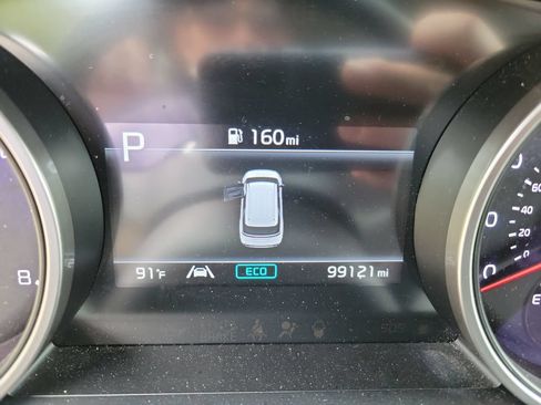 Used 2022 Kia Carnival LX FWD image 23