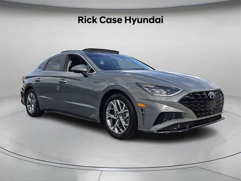 Certified 2023 Hyundai Sonata SEL w/ Convenience Package image 9