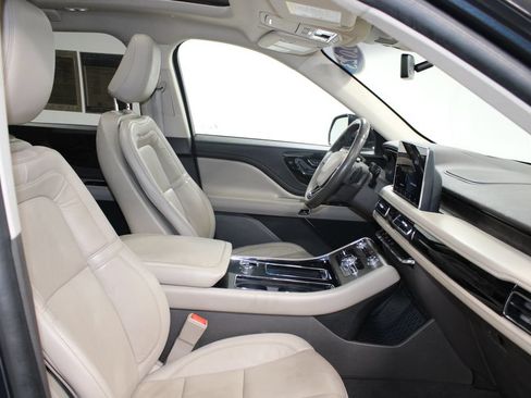 Used 2023 Lincoln Aviator Reserve w/ Equipment Group 201A AWD/4WD image 29