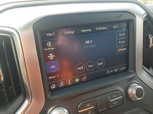 Used 2021 GMC Sierra 1500 SLT w/ SLT Premium Package AWD/4WD image 21