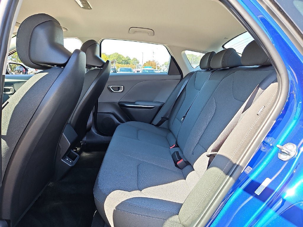 Used 2025 Kia K4 FWD image 10