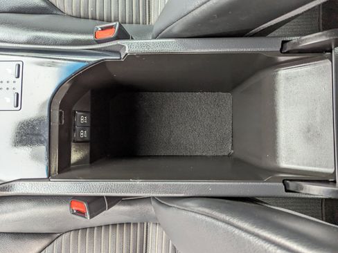 Used 2020 Toyota Camry SE image 26