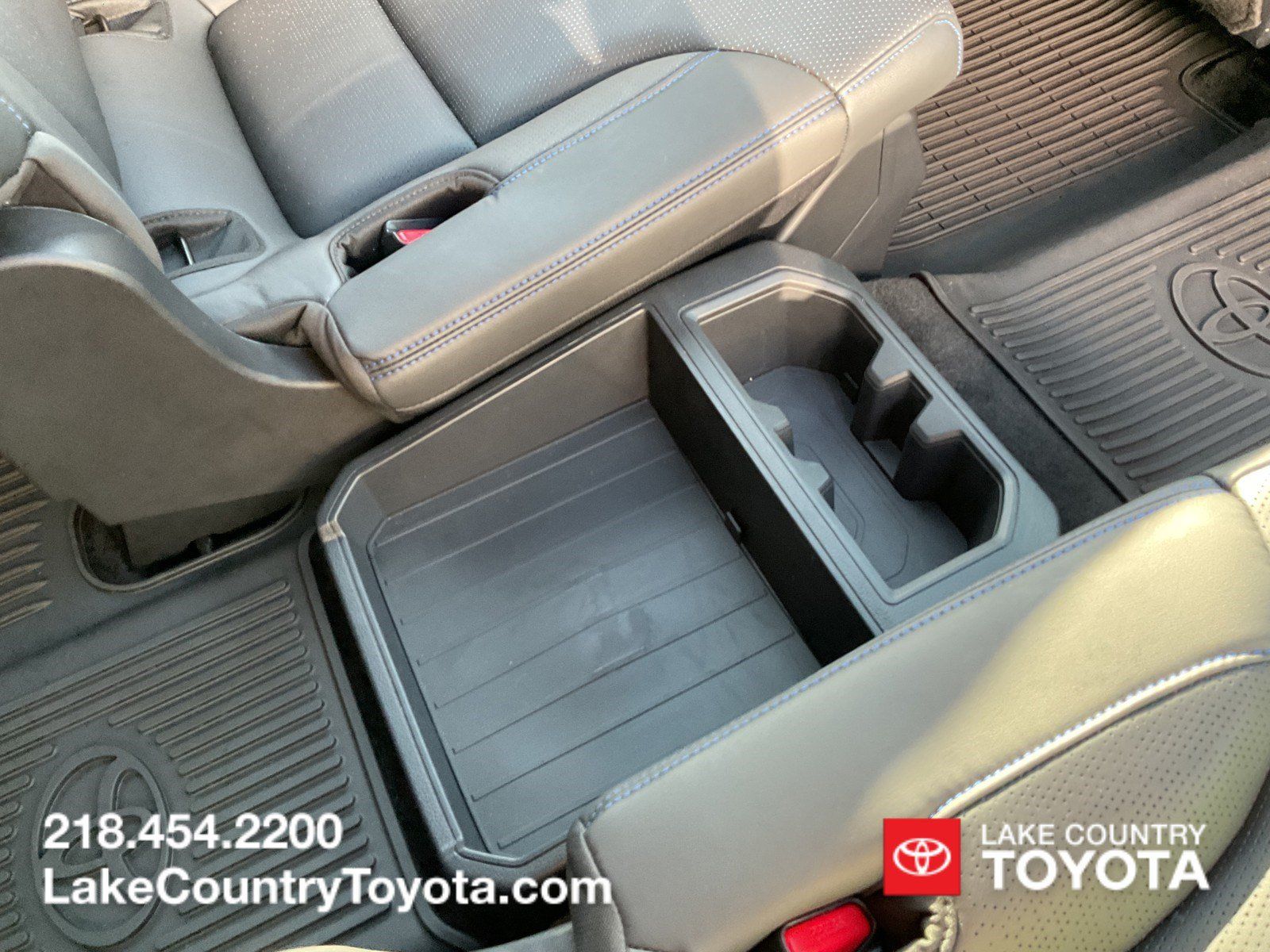 Used 2025 Toyota Sequoia Platinum AWD/4WD image 19