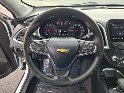 Used 2023 Chevrolet Malibu LT image 31
