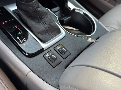 Certified 2017 Toyota Highlander XLE image 27