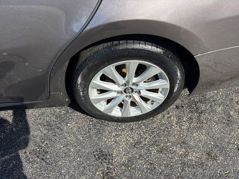 Used 2018 Toyota Camry LE FWD image 31