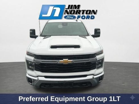 Used 2025 Chevrolet Silverado 2500 LT w/ Convenience Package AWD/4WD image 3