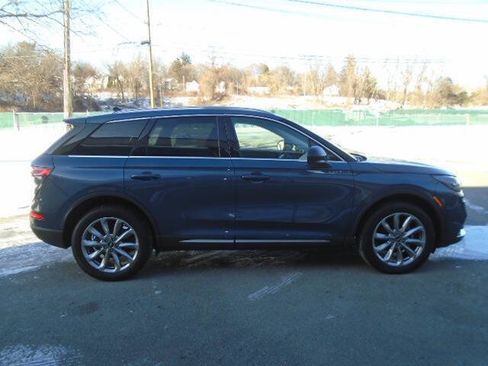 Used 2022 Lincoln Corsair AWD w/ Premium Package image 9