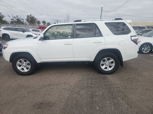 Used 2023 Toyota 4Runner SR5 Premium w/ Moonroof Package AWD/4WD image 9