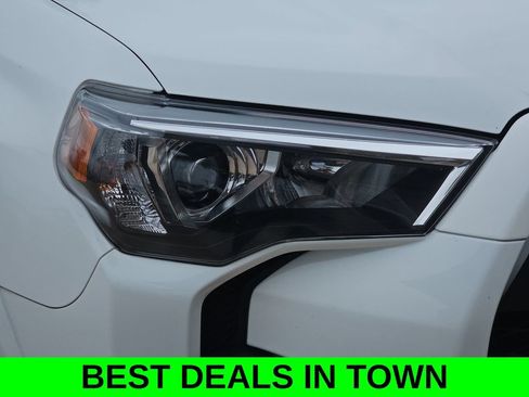 Used 2023 Toyota 4Runner TRD Off-Road AWD/4WD image 32