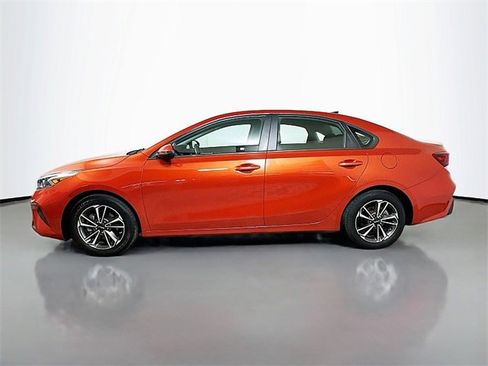 Used 2023 Kia Forte LXS w/ LXS Technology Package image 4
