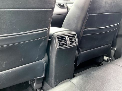 Used 2020 Nissan Rogue Sport S image 33