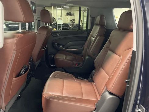 Used 2019 Chevrolet Suburban Premier w/ Premier Plus Edition image 23