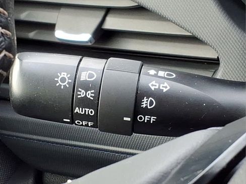 Used 2025 Subaru Forester Premium AWD/4WD image 26