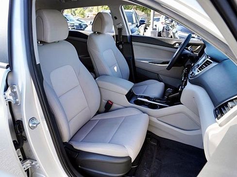 Used 2017 Hyundai Tucson SE FWD image 12