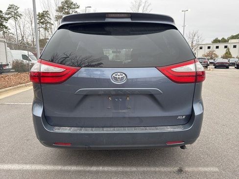Used 2015 Toyota Sienna XLE image 13