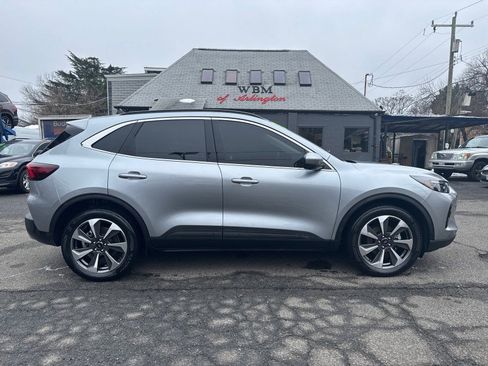 Used 2023 Ford Escape Platinum image 6