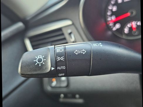 Used 2020 Kia Optima SE image 19