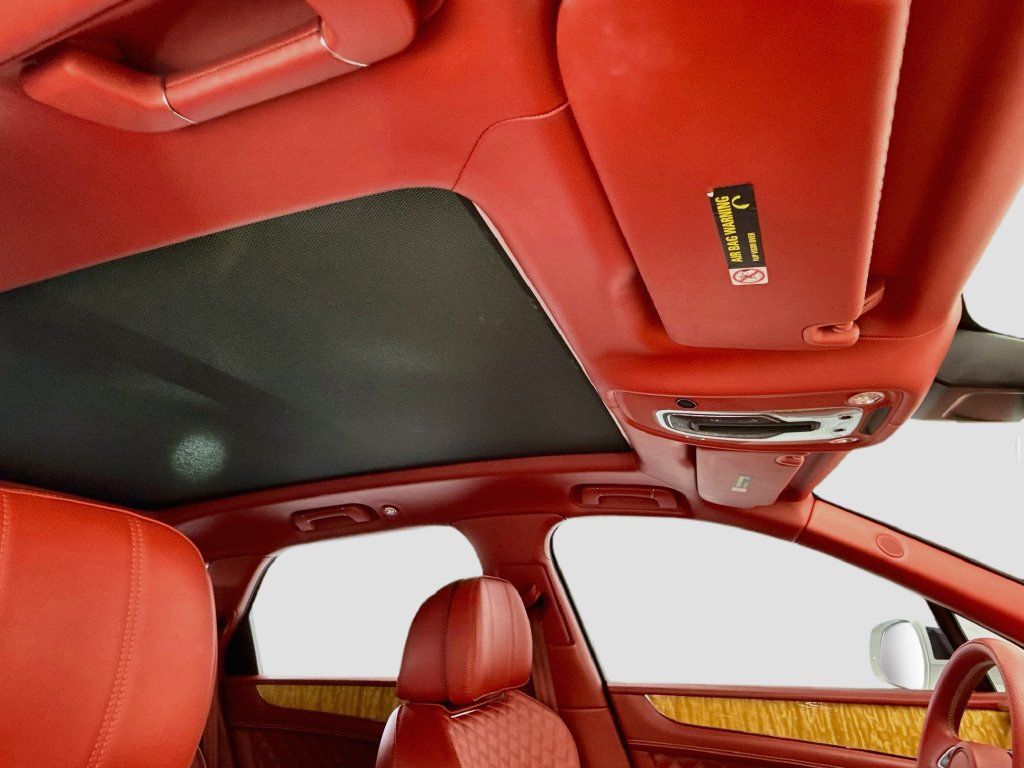 Certified 2022 Bentley Bentayga AWD/4WD image 17