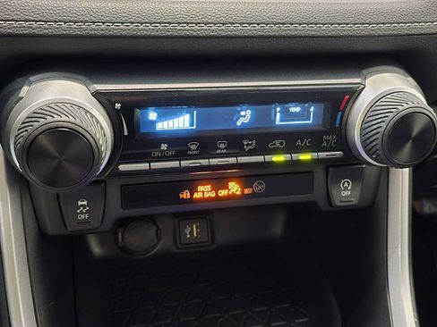 Certified 2023 Toyota RAV4 LE AWD/4WD image 15