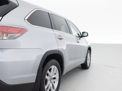 Used 2016 Toyota Highlander LE AWD/4WD image 14