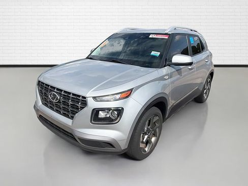 Used 2022 Hyundai Venue SEL FWD image 5