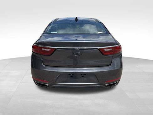 Used 2018 Kia Cadenza Limited FWD image 4