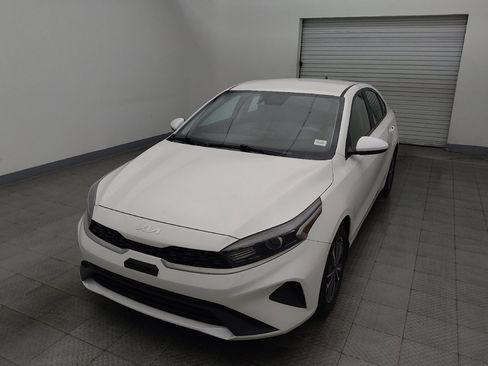 Used 2023 Kia Forte LXS FWD image 15