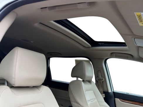 Used 2018 Honda CR-V Touring image 7
