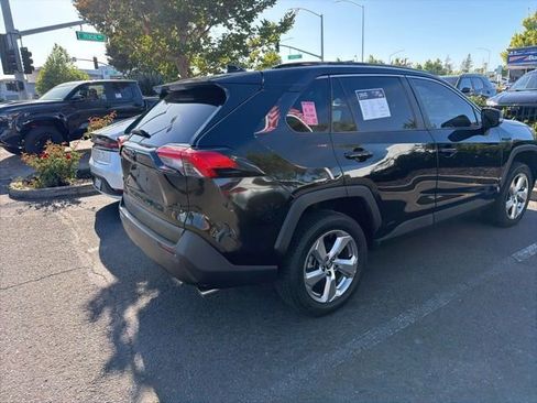 Used 2021 Toyota RAV4 XLE Premium AWD/4WD image 10