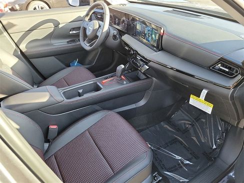 New 2026 Nissan Kicks SR image 11