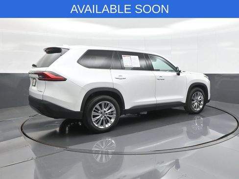 Used 2024 Toyota Grand Highlander AWD image 7