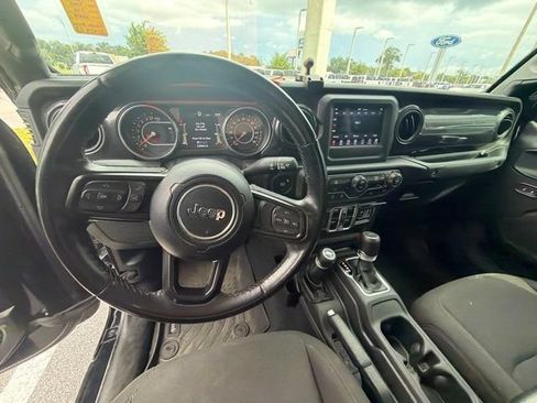 Used 2022 Jeep Gladiator Sport AWD/4WD image 16
