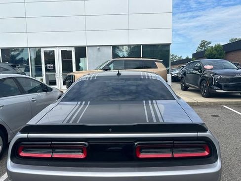 Used 2016 Dodge Challenger R/T Scat Pack RWD image 3