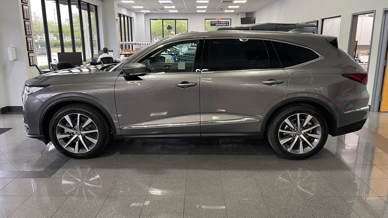 Used 2025 Acura MDX w/ Technology Package FWD image 2