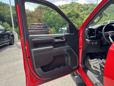 Used 2025 GMC Sierra 1500 Elevation AWD/4WD image 10