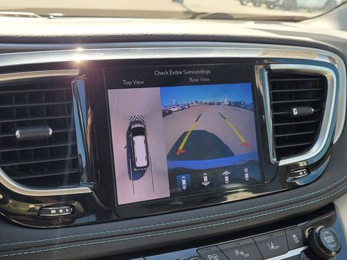 Used 2018 Chrysler Pacifica Limited w/ Advanced Safetytec Group image 25