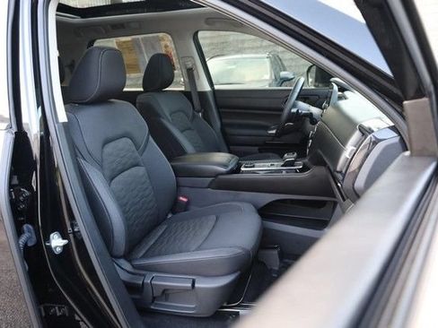Certified 2025 Nissan Pathfinder SV w/ SV Premium Package AWD/4WD image 26