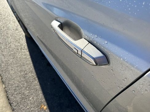 Used 2017 Cadillac XT5 Luxury w/ Driver Awareness Package image 30