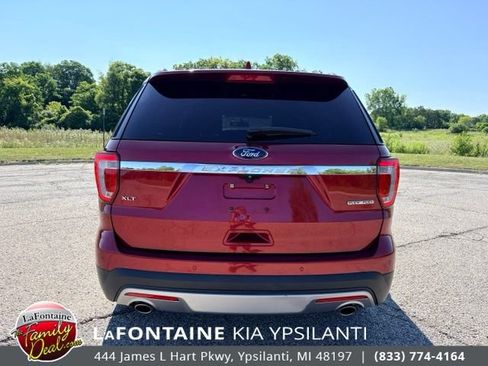Used 2016 Ford Explorer XLT w/ Equipment Group 202A FWD image 4
